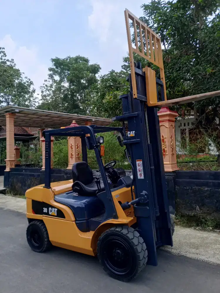 Forklift 3 Ton Caterpillar 2020 mast 4,7 meter