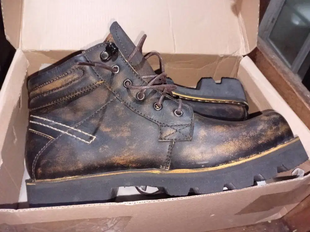 Sepatu cowok odoncibaduyut