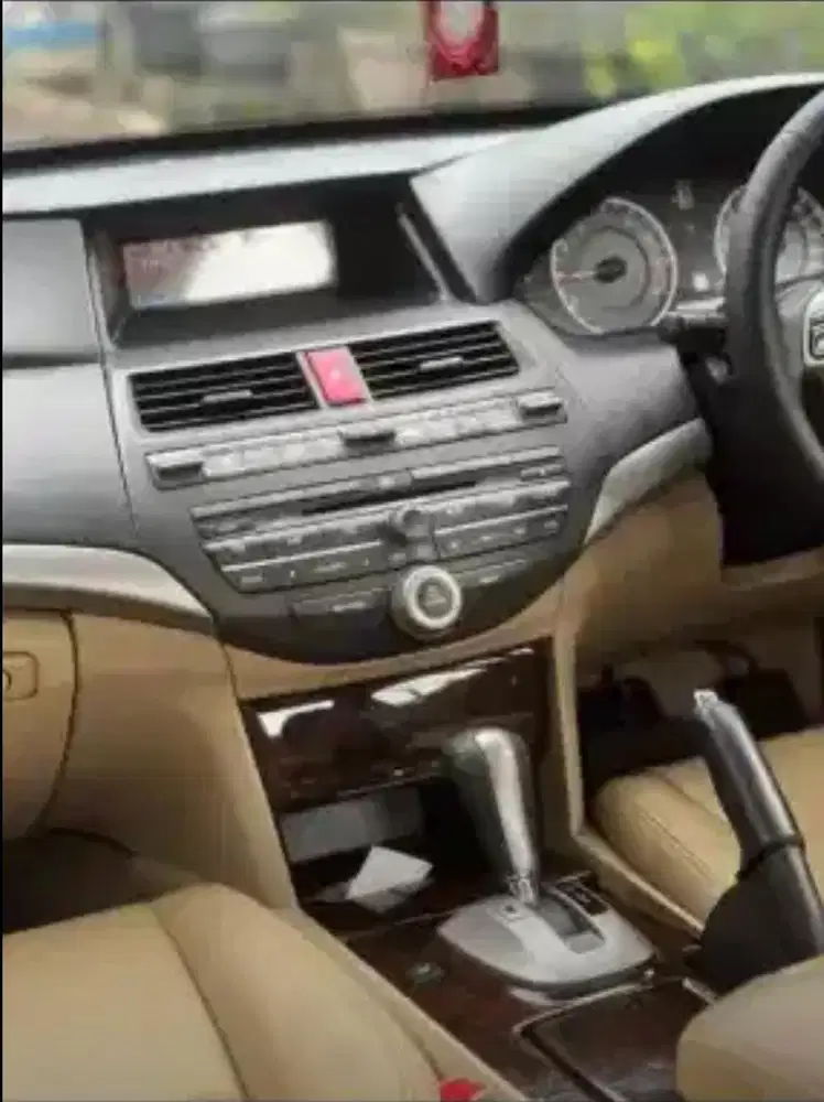 Di Jual Cepat Honda Accord Tahun 2010,Warna Hitam Favorit