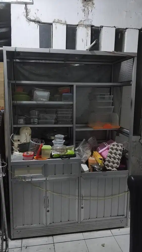 Rombong dan Meja Ruang Tamu