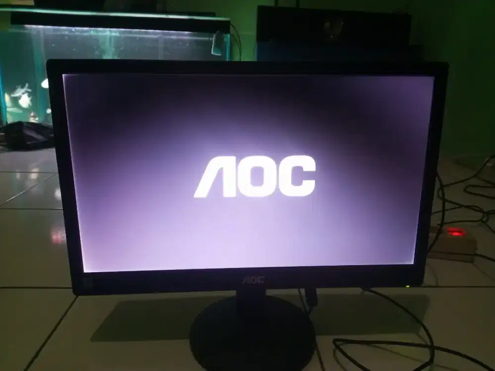 Monitor layar komputer AOC 16in