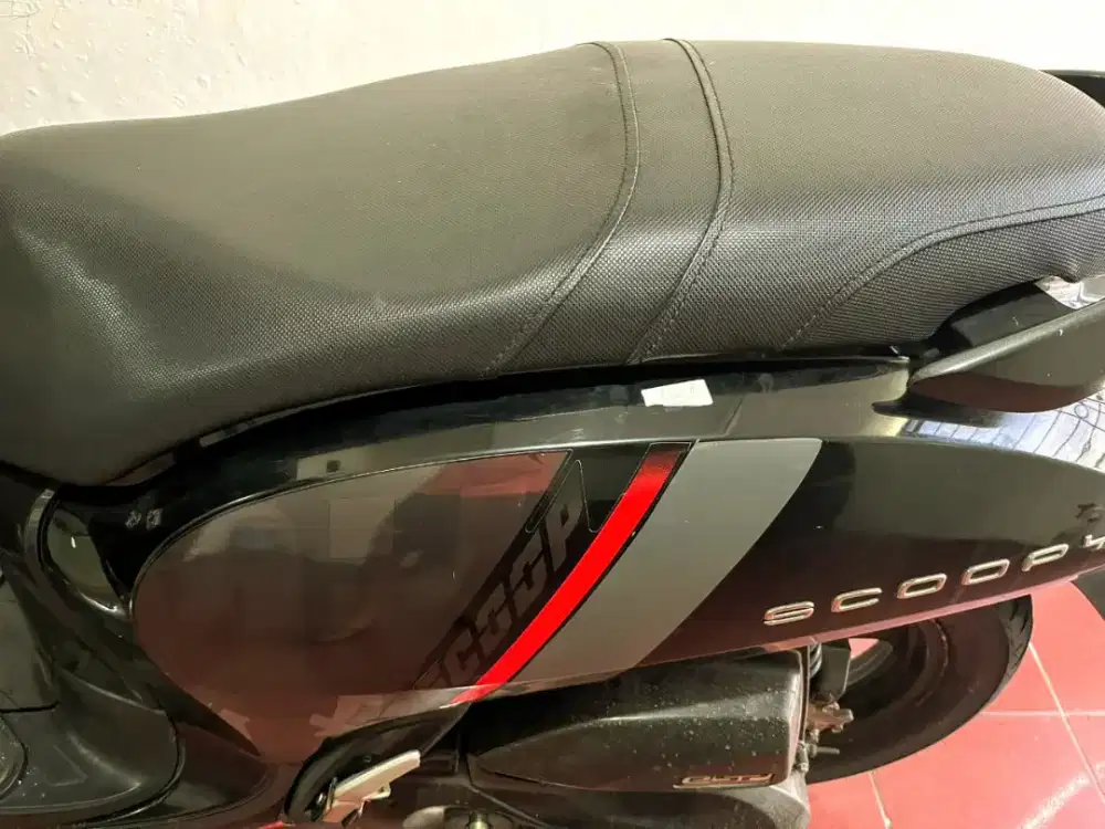 Scoopy bawaannya lengkap isi