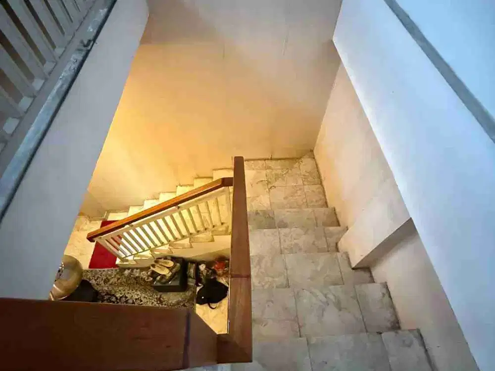 Dijual Cepat Rumah Di pinggir Jalan Senopati Raya Jakarta Selatan