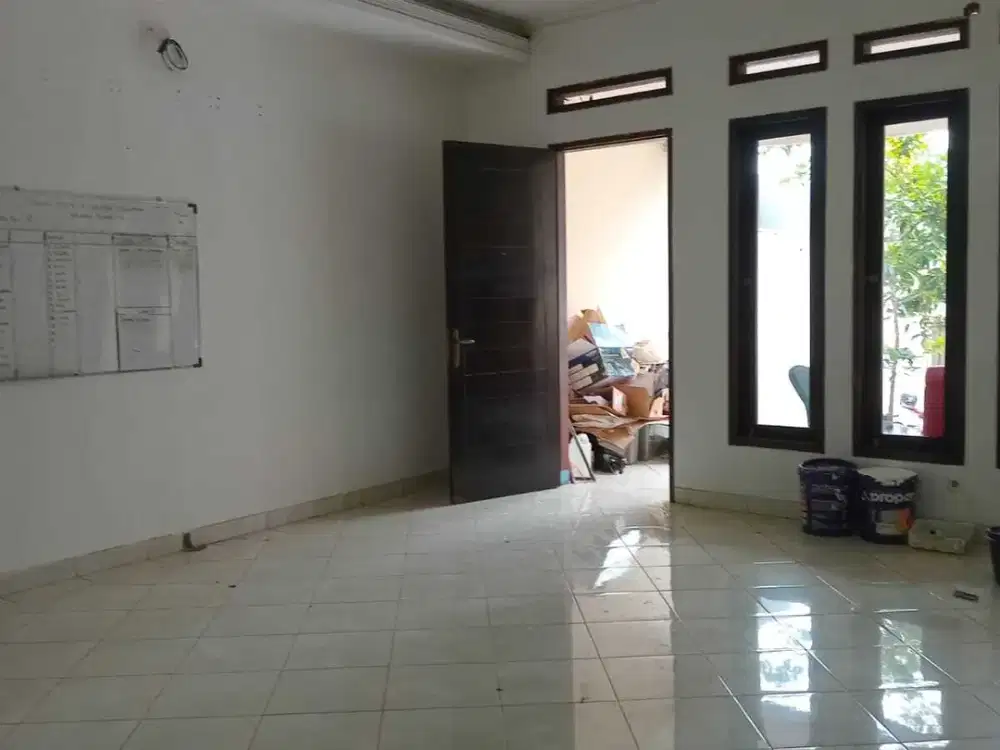 Ruko luas di karapitan lengkong kota bandung