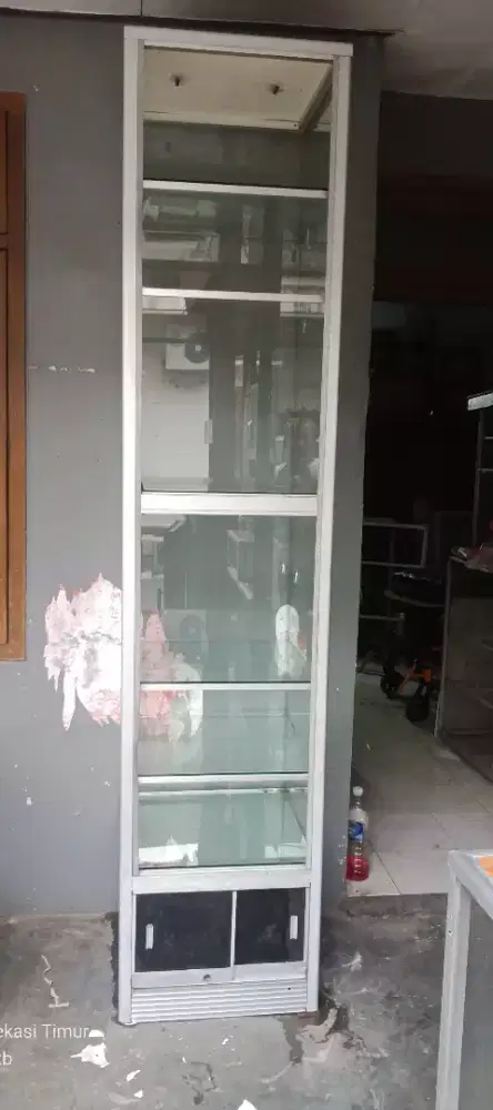 Etalase Pajangan Tinggi 230 cm