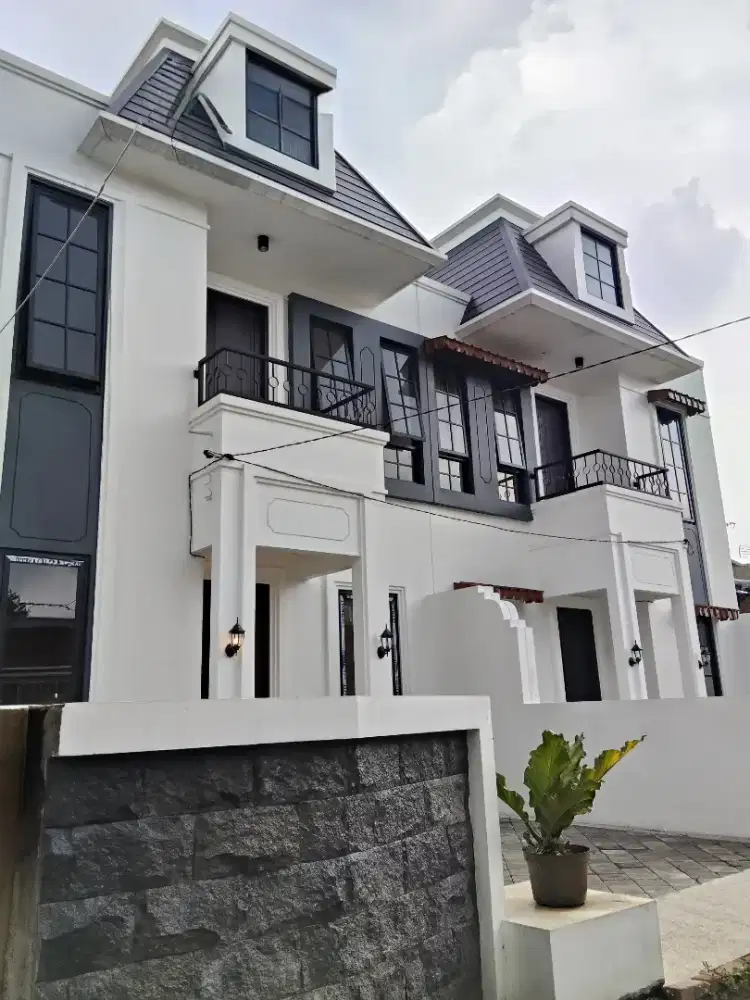 Rumah Modern Minimalis di LA Sucipto Blimbing Kota Malang