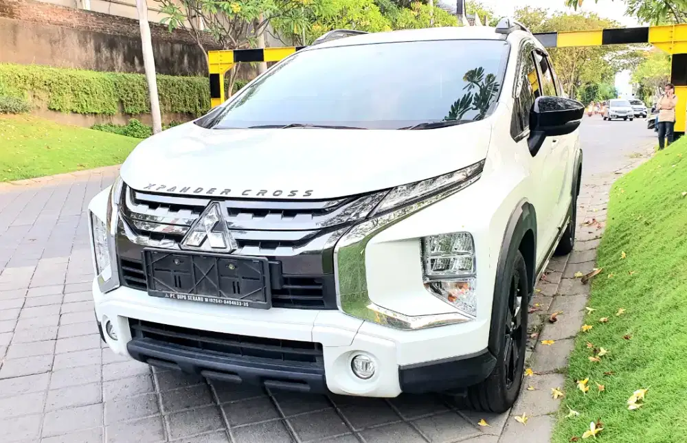 Expander Xpander Cross Black Edition 2021/2022 Matic Putih N HRV E KIM