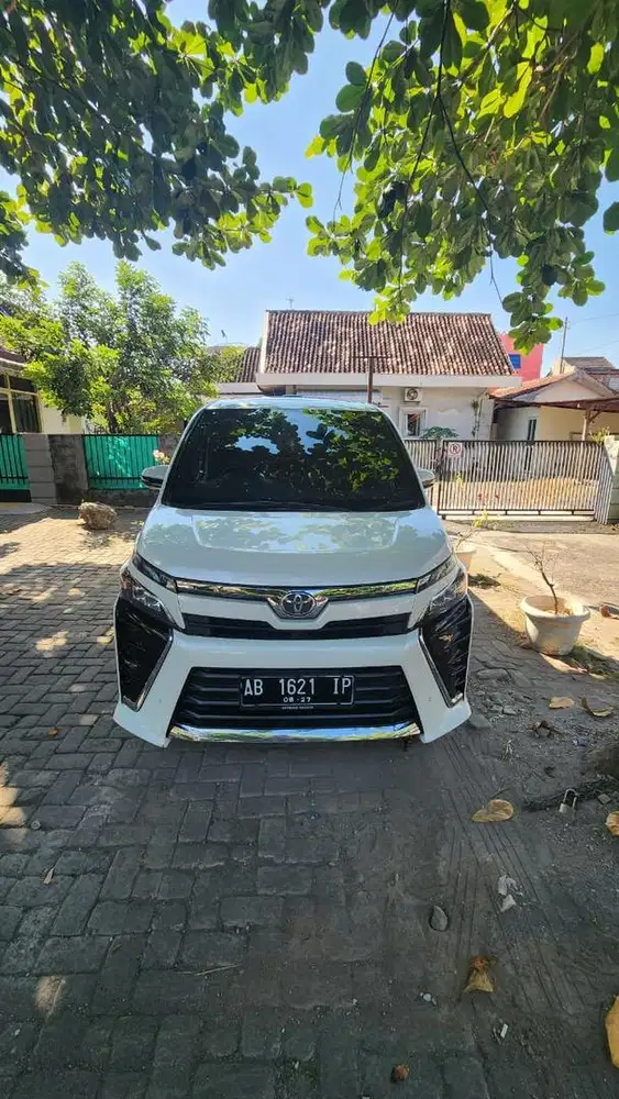 Toyota Voxy 2018 pemakain pribadi ex dokter