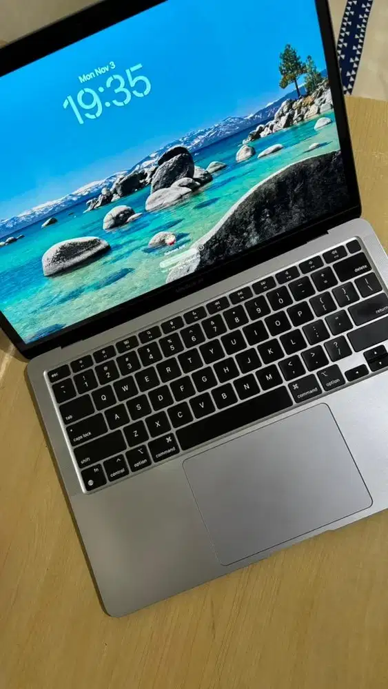 Dijual Macbook Air M1 2020 Mulus No minus