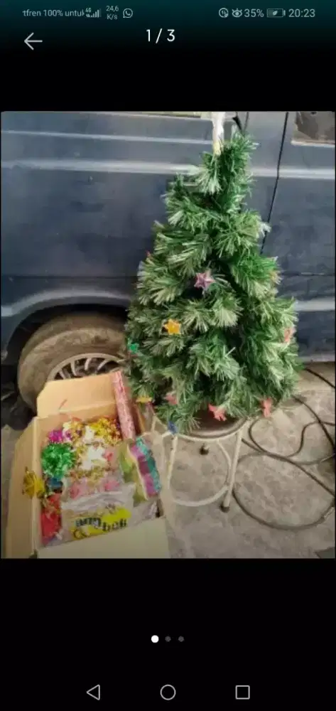 Pohon natal plastik plus asesoris