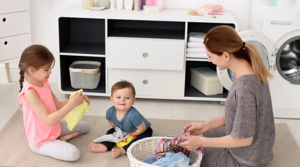 Lowongan Kerja (LOKER) Baby Sitter / Asisten Rumah Tangga / Menginap