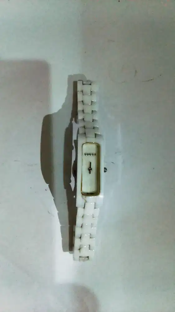 Jam Tangan Gucci
Ceramic
Swiss Made