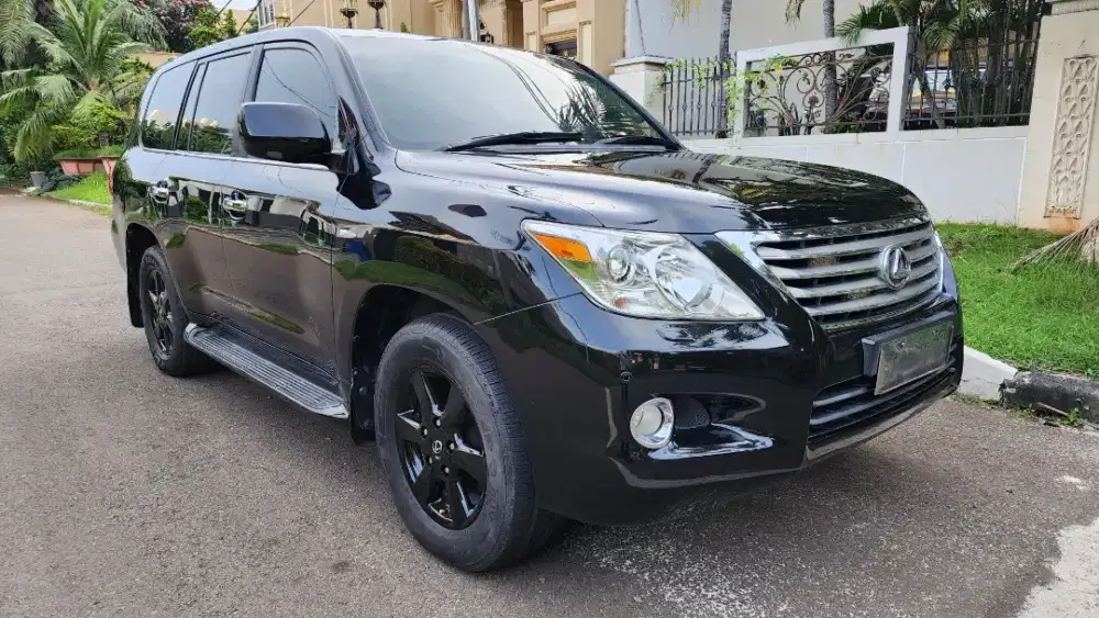Lexus LX570 tahun 2008