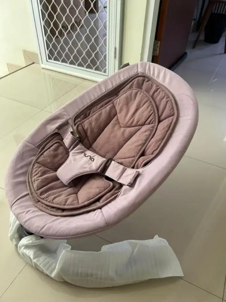 Nuna leaf lilac bouncer