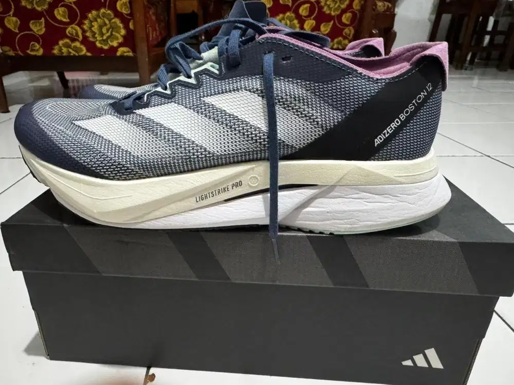 Adidas Adizero Boston 12 W (Sz 40 2/3)