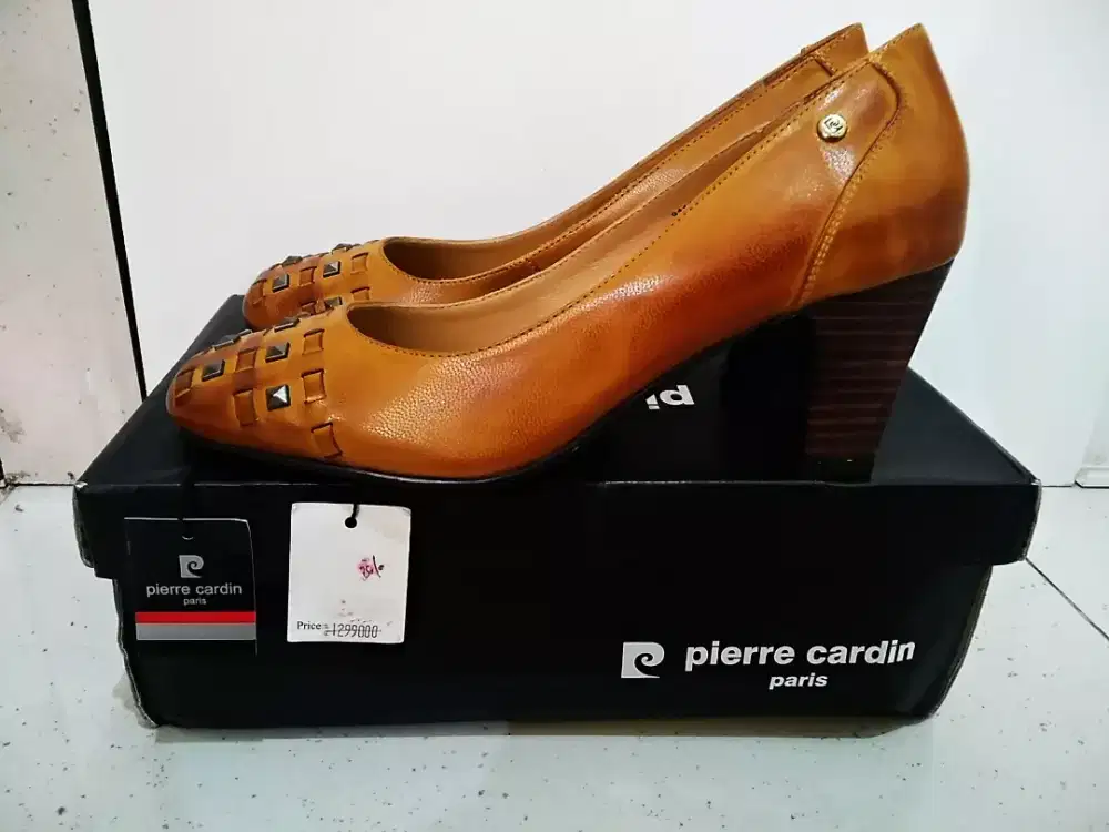 Sepatu heels PIERRE CARDIN size 38