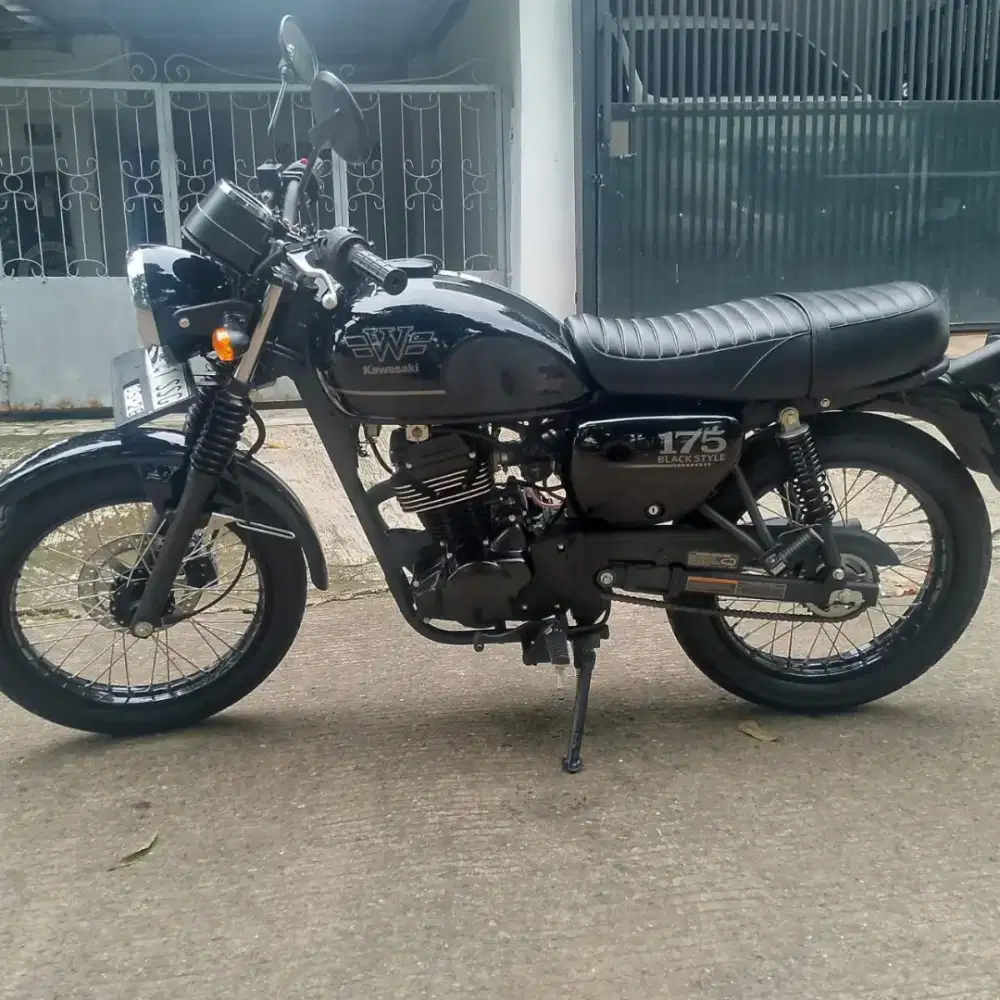 Sale Kawasaki W 175 black style
