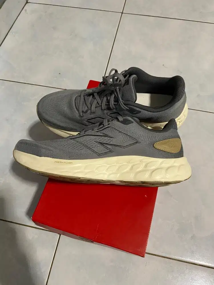 Sepatu New Balance 680