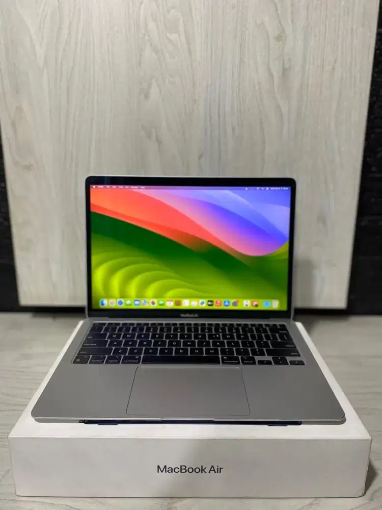 Macbook Air M1 2020 Silver 13 8/256gb