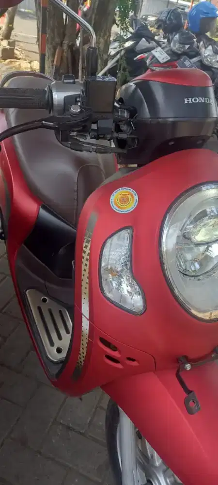 Scoopy merah 2023