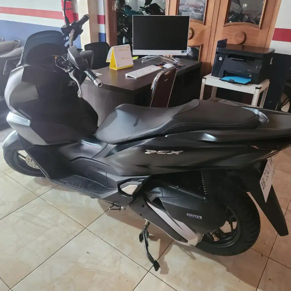 Pcx 160 hitam doff 2022 Gbm bisa tunai atau kredit