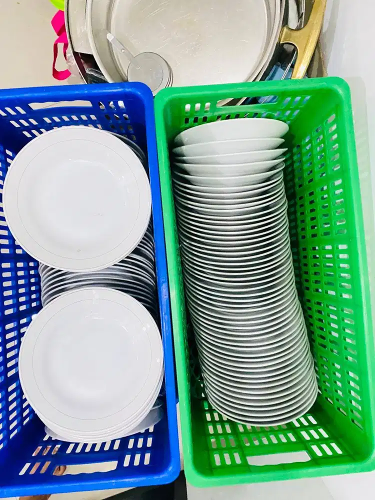 Dijual Paket Piring Prasmanan Keramik Putih Lis 9 Inch + Container