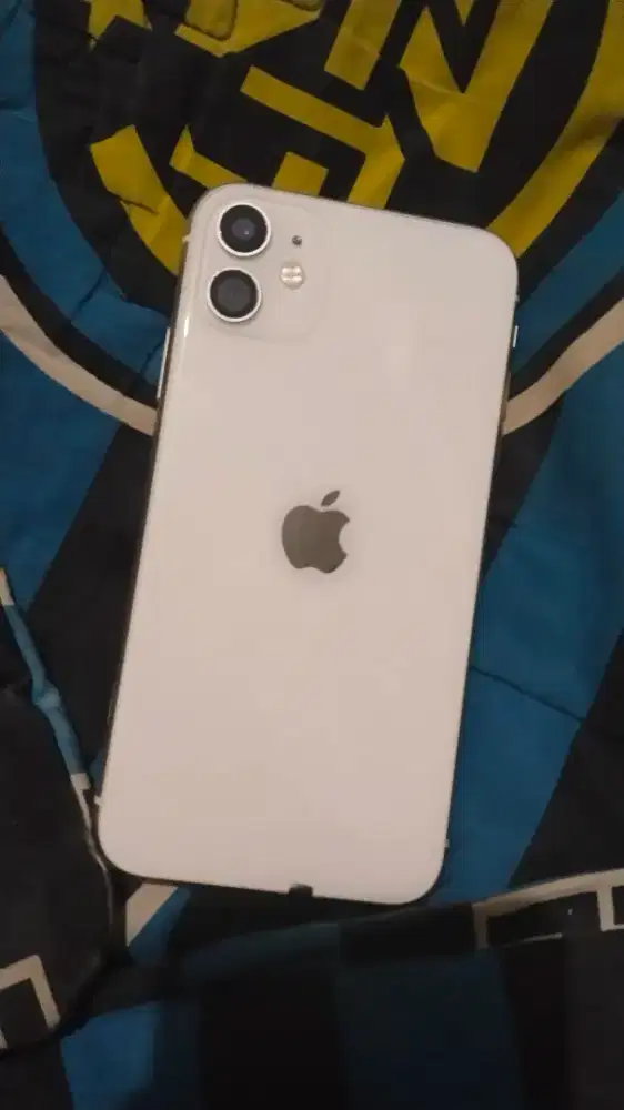 iphone 11 white 128gb second