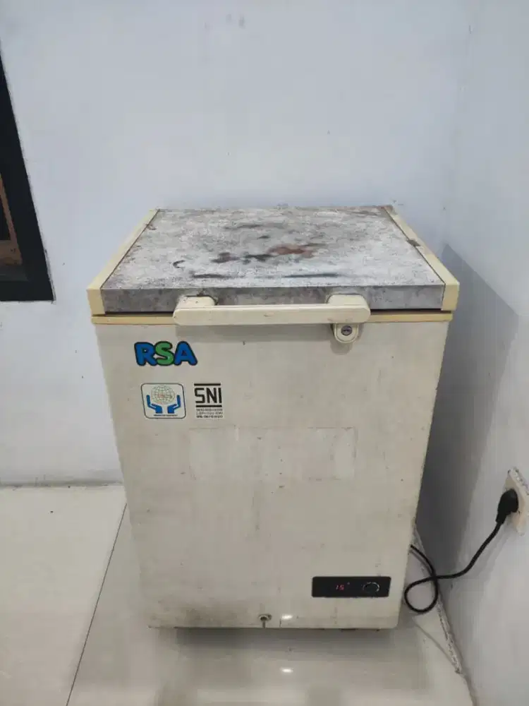 Freezer ukuran 100 liter