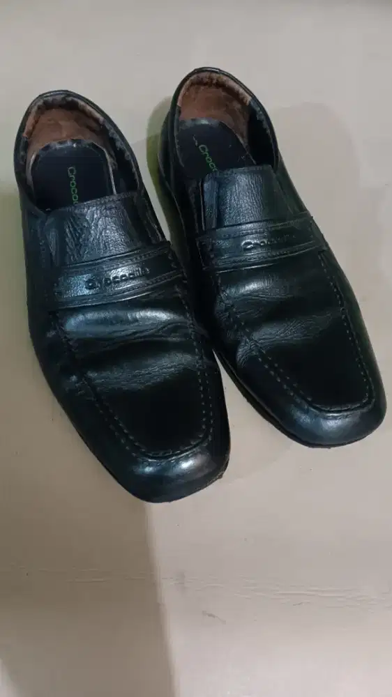 Sepatu hitam un.kerja