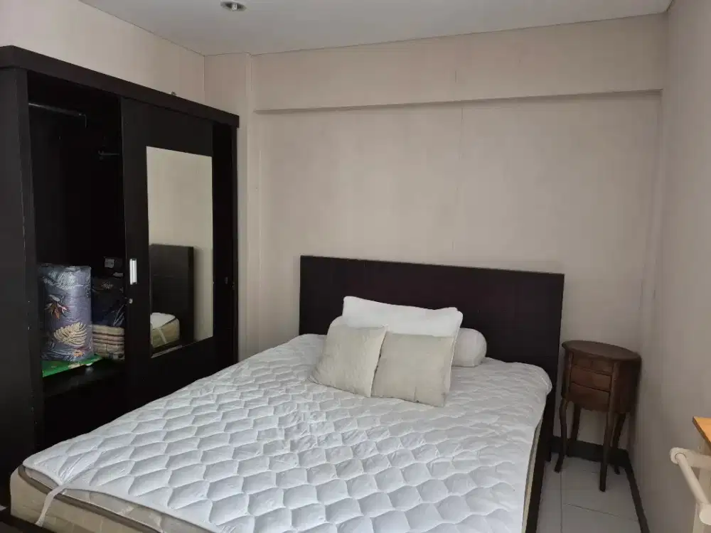 Tempat tidur dan lemari