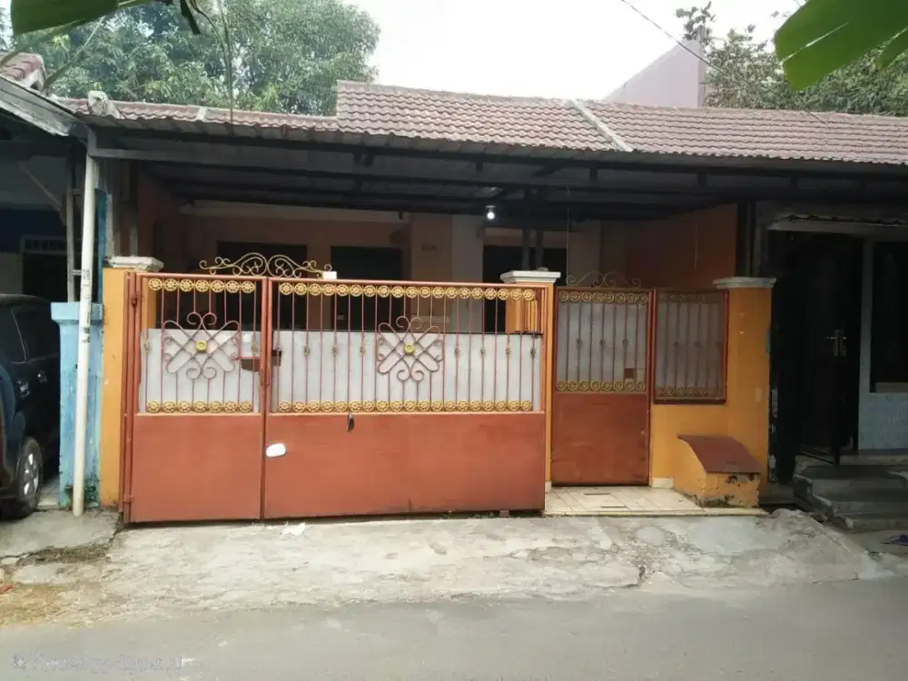 Jual Cepat rumah SHM siap huni, ada lebihan tanah di belakang