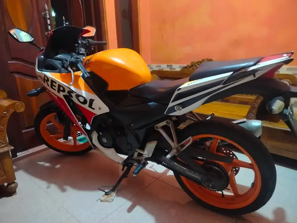 Motor Honda CBR150R 2015 BEKAS (OPEN NEGO)