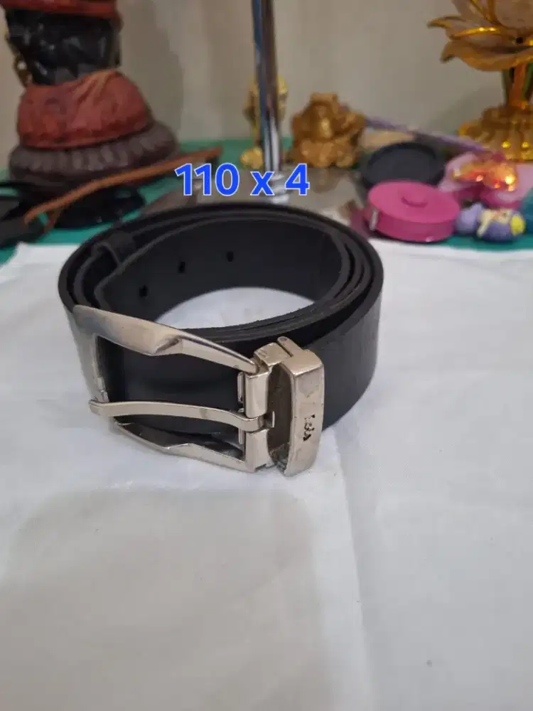 Ikat tali pinggang branded 
Lois uk 110 x 4 
Limited edition 
Barang t