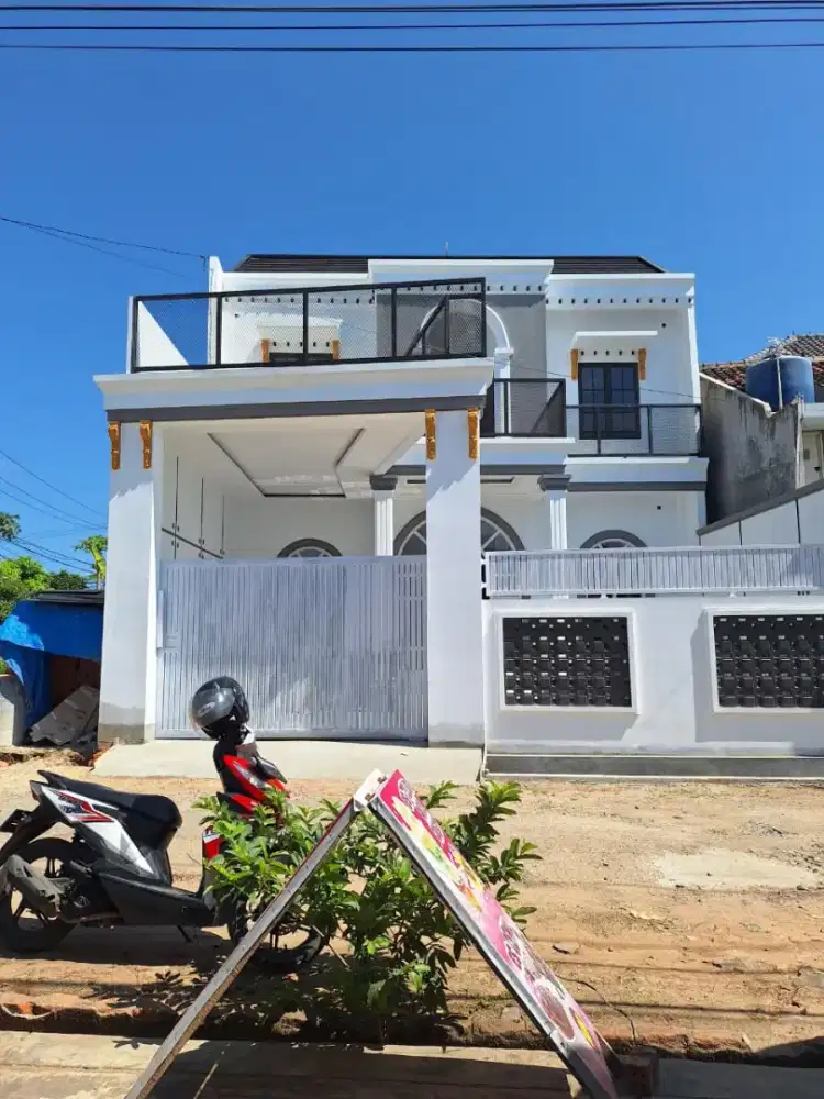 Rumah komersil 2 lantai murah