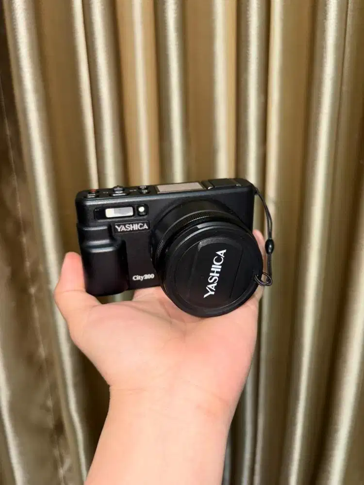 Kamera yashica city 200