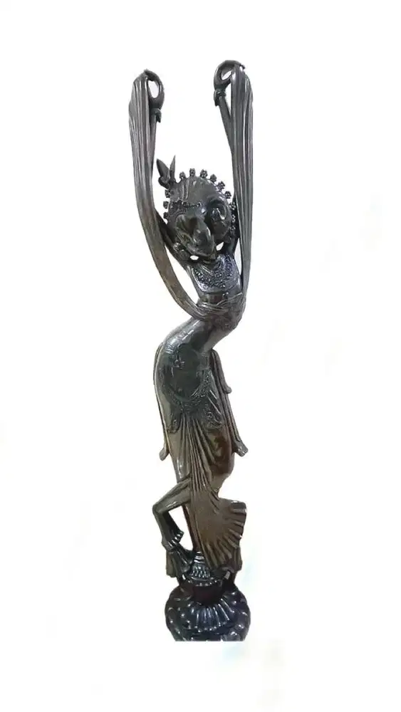 Patung Kayu Ebony Asli Ukiran Halus – Koleksi Antik & Artistik