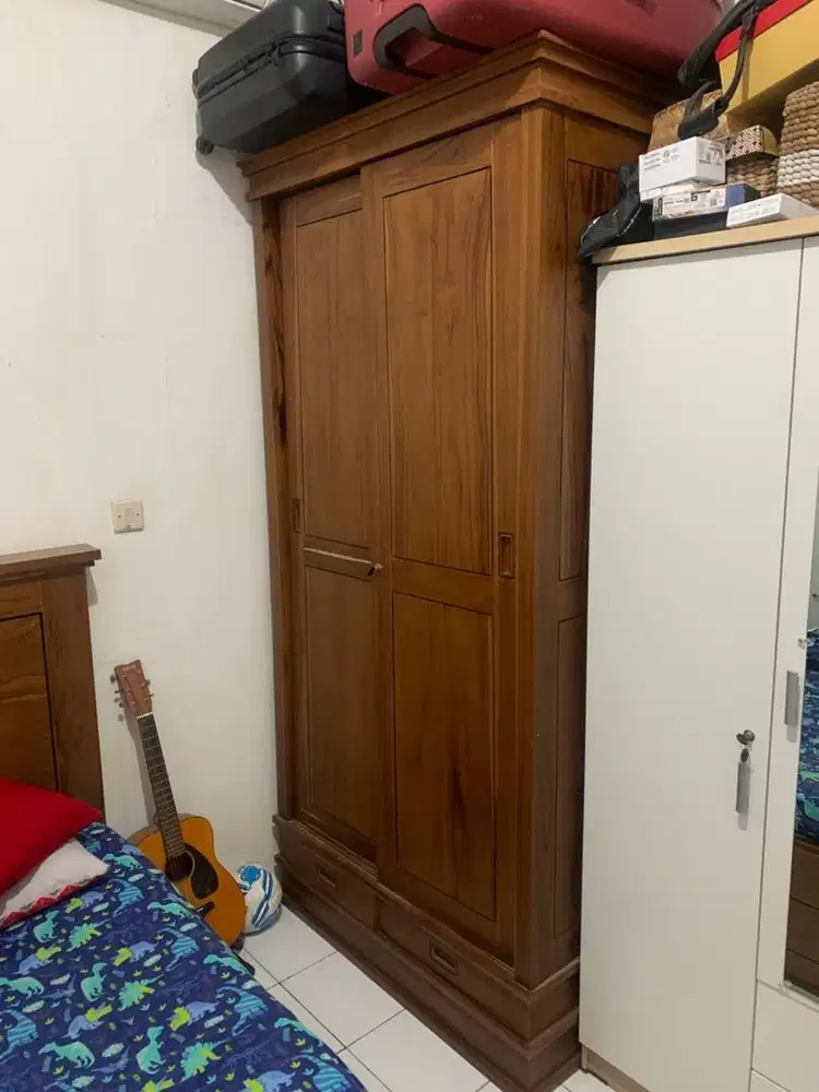 Lemari Jati Kokoh