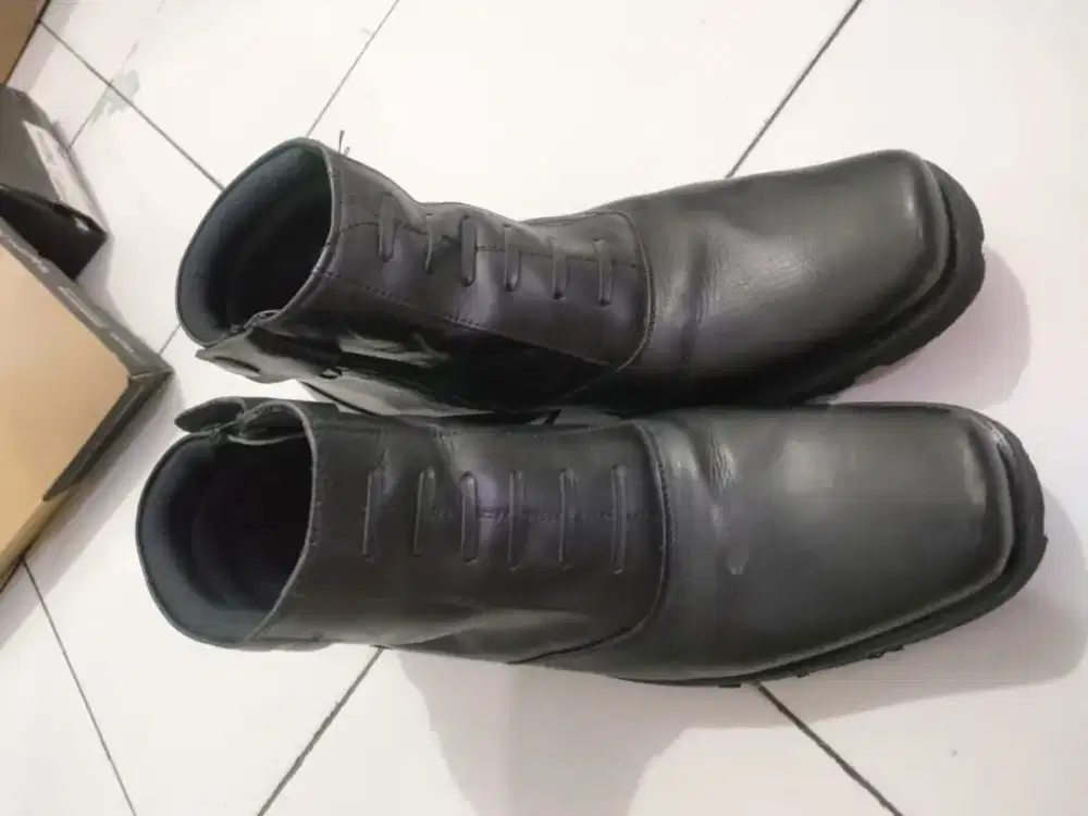 Sepatu bekas merk ciarmy ukuran 40