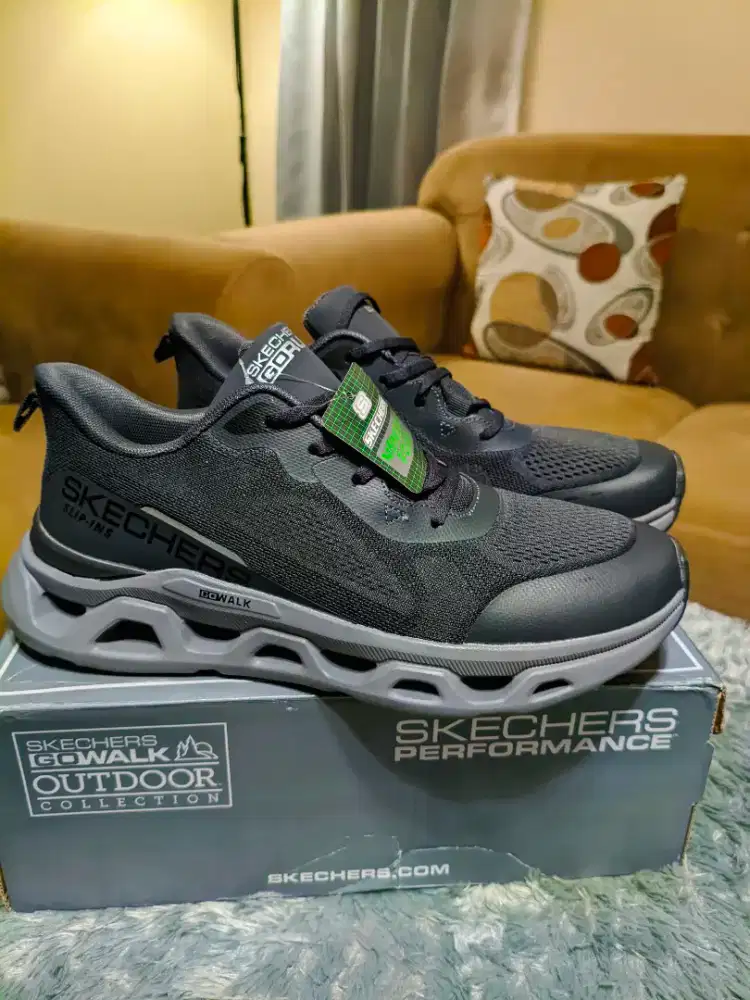 Sepatu Skechers insole 27 cm