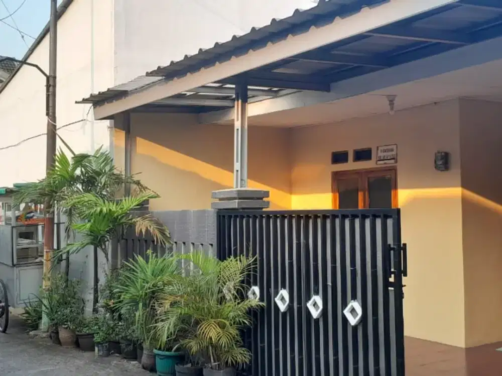 Rumah Dijual Perumnas Depok TImur tanah luas harga murah di Perumnas