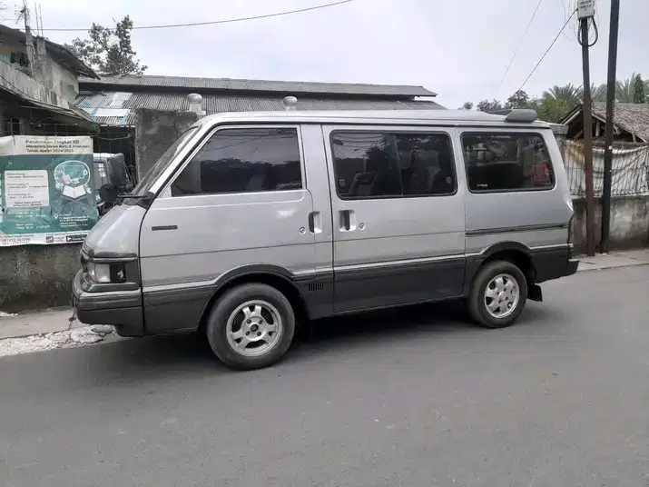 Mazda E2000 1997 Bensin