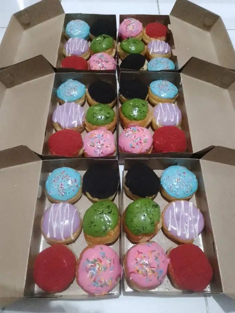 Penjaga Stand Makanan di Bekasi Barat