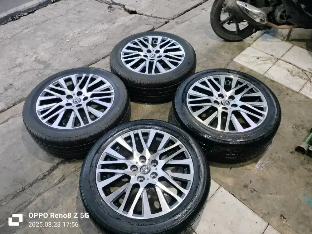 Jual vleg OEM alphard R18 pcd 5x114.3 kond mulus ban toyo tranphart
