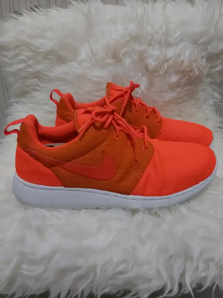 Nike Roshe Run Size 42 Preloved Colorful