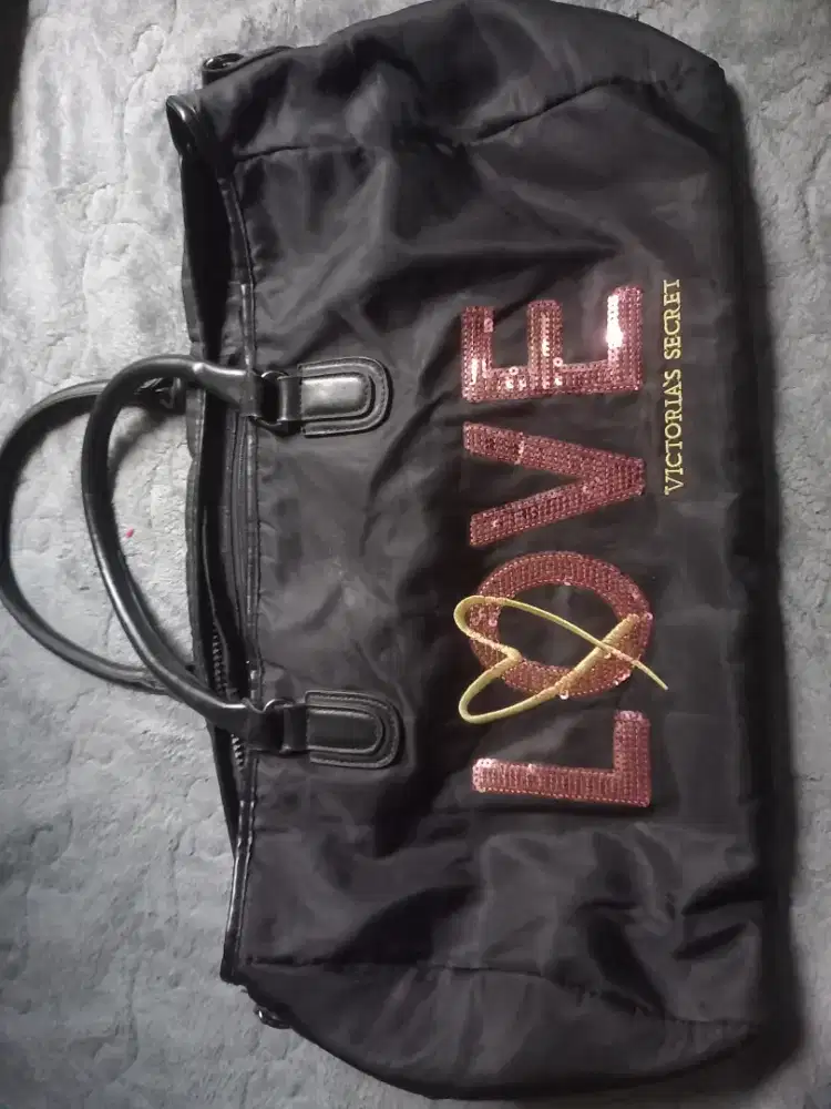 Original Victoria Secret Travel Bag,Mulus Luar dalam.Resleting lancar.