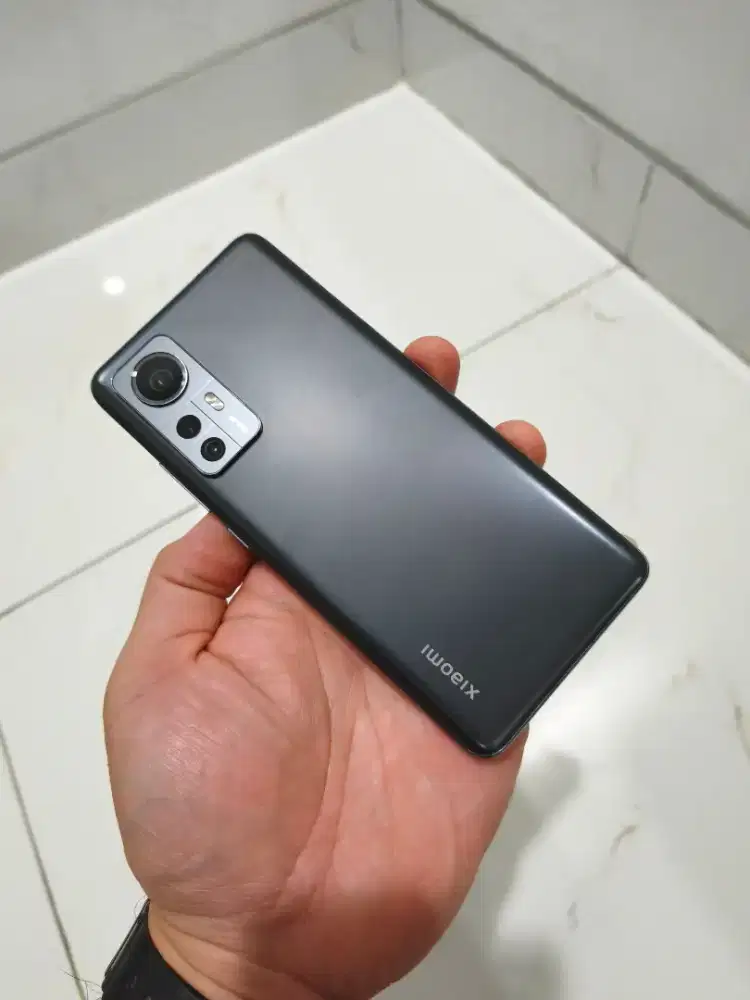 Xiaomi 12 8/256Gb Grey Second Normal Mantan Flagship