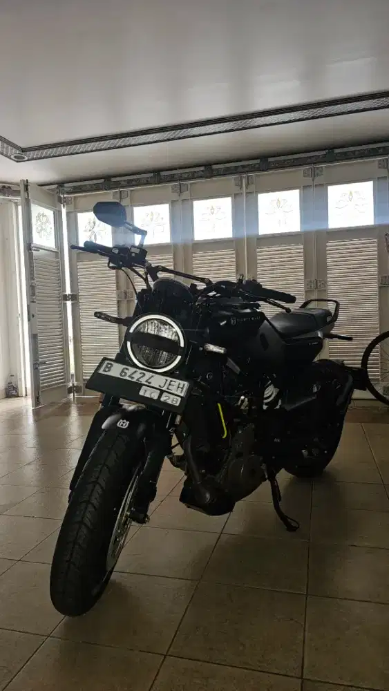 Husqvarna svartpilen 250 2023 LIKE NEW