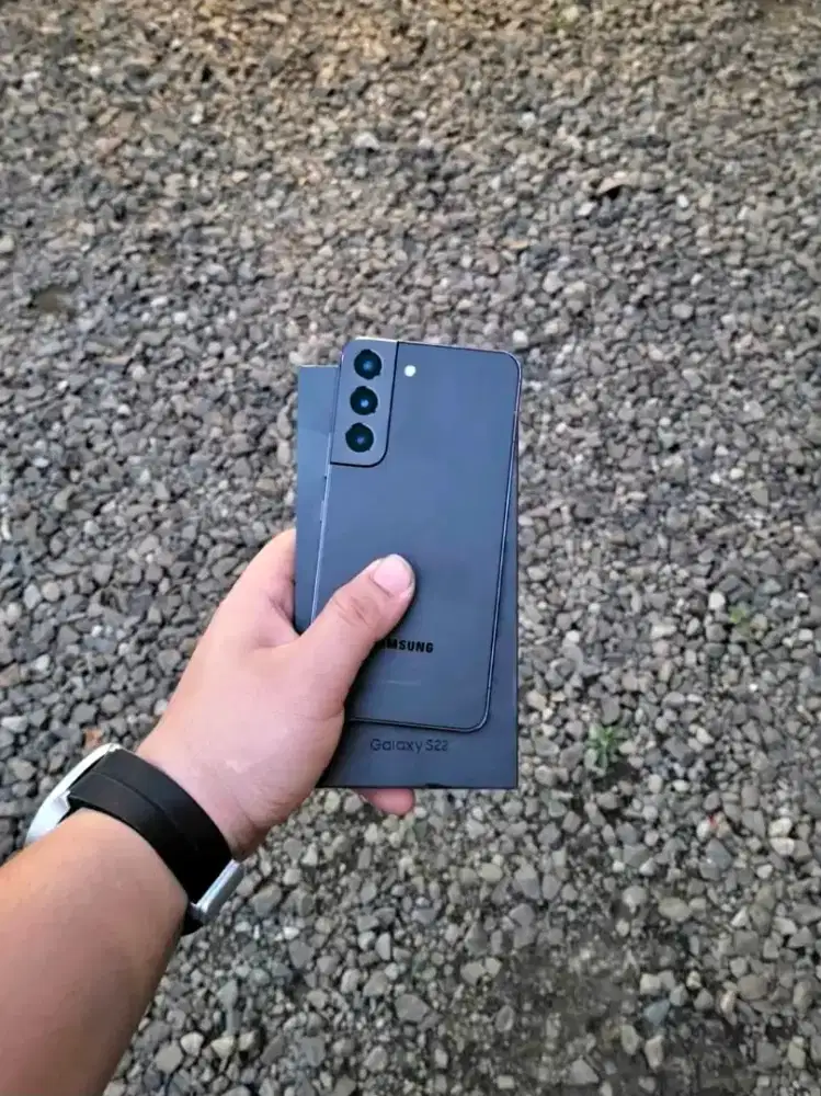 Samsung s22 8/256