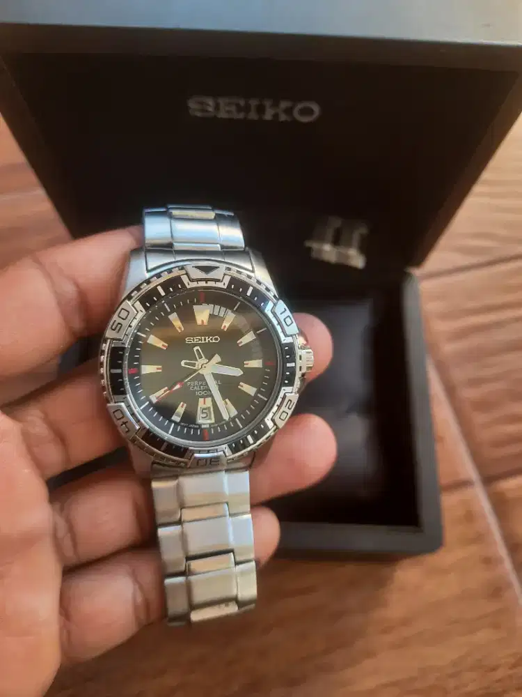 Jam tangan seiko