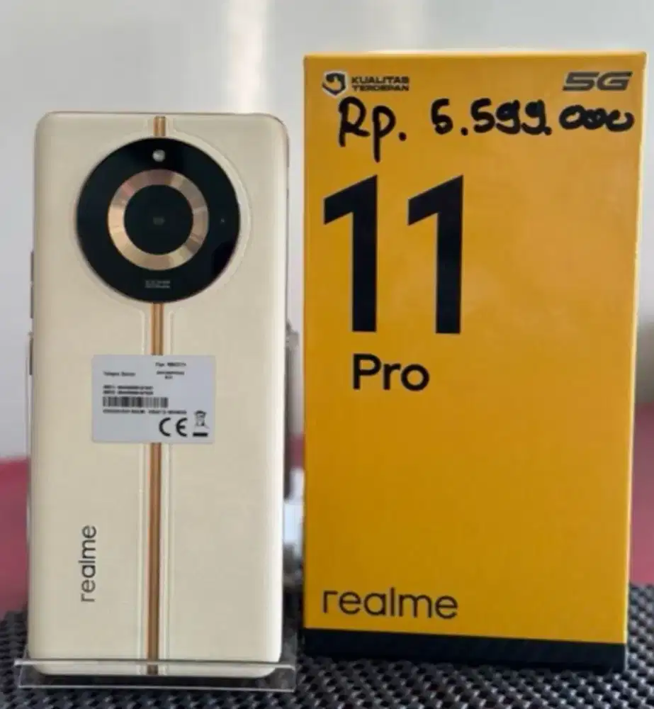 Realme 11 Pro+ Ram 12/512gb layar melengkung mulus lengkap